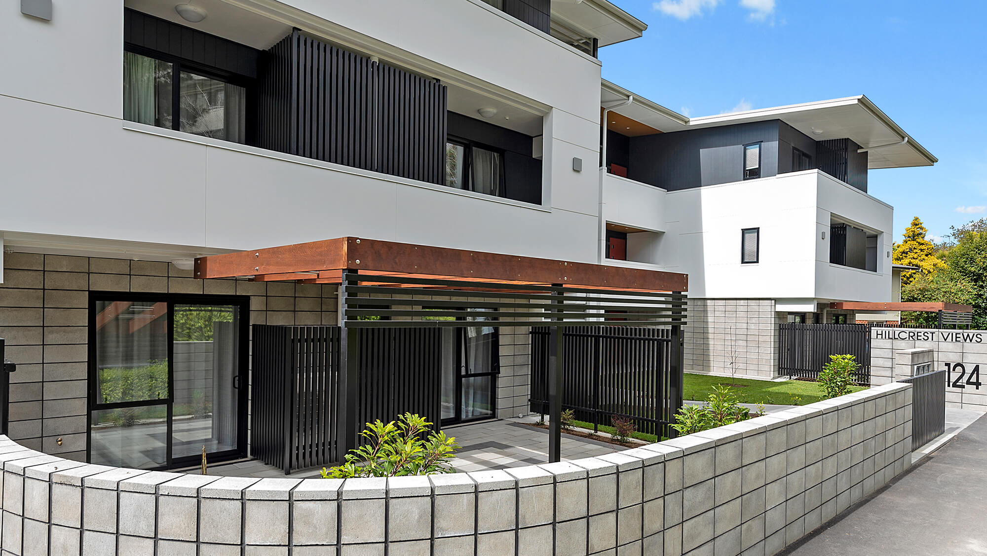 Lobell residential apartment construction - Hillcrest Views front view